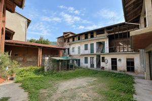 CASA DI CORTE A BOLLENGO