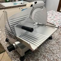 Affettatrice lama 22 CM. Leggi