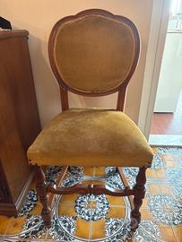 Tavolo rotondo in legno con 6 sedie