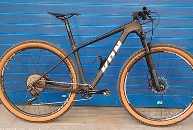 Bicicletta KRN titanio mtb in carbonio 29