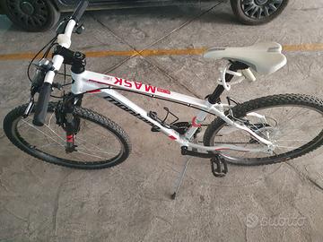 Mountain bike maske montana man