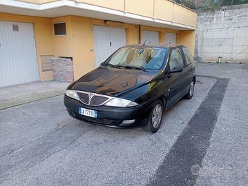 Lancia y