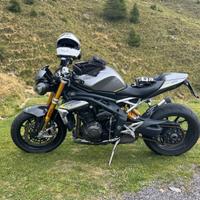 Triumph speed triple 1200rs