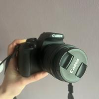 Macchina Fotografica Canon EOS 2000D + EF-S 18/55m