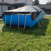 Piscina fuori terra completa di robot e telo coper