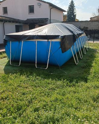 Piscina fuori terra completa di robot e telo coper