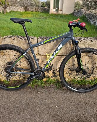 Fuji nevada 1.6 mtb Mountain bike