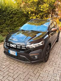 Dacia Sandero Stepway serie 3 pari a nuova