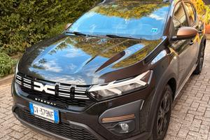 Dacia Sandero Stepway serie 3 pari a nuova