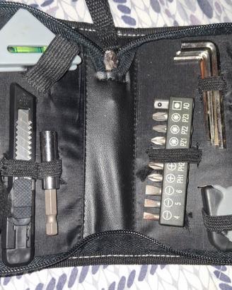 Kit Attrezzi Multiuso con Custodia