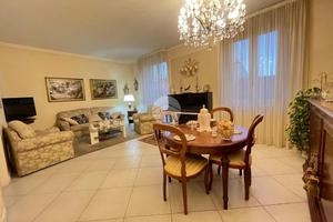 4 LOCALI A VIAREGGIO