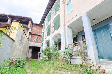 CASA SEMINDIPENDENTE A LOMBARDORE