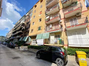 3 LOCALI A NAPOLI