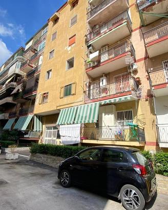 3 LOCALI A NAPOLI