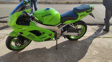 Kawasaki Ninja ZX-9 - 1999