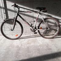 Mountain Bike Rockrider