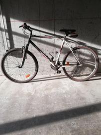 Mountain Bike Rockrider