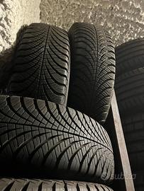 Treno gomme all seasons Toyota Aygo X