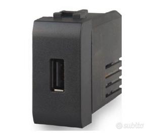 Presa USB caricatore compatibile con BTicino