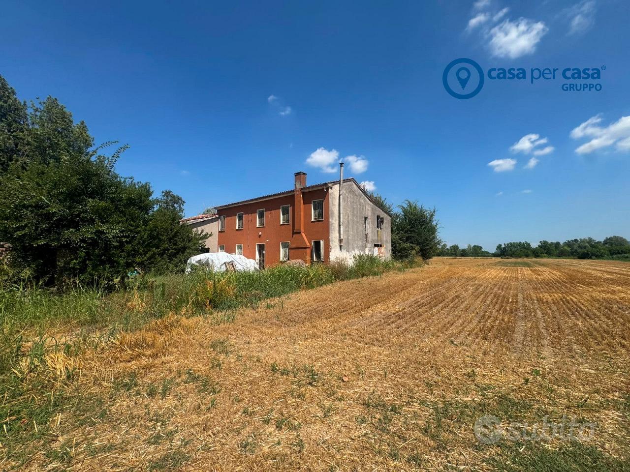 Rustico con 2,3 ettari di terreno - Altro