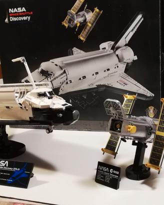 LEGO 10283 Shuttle Discovery