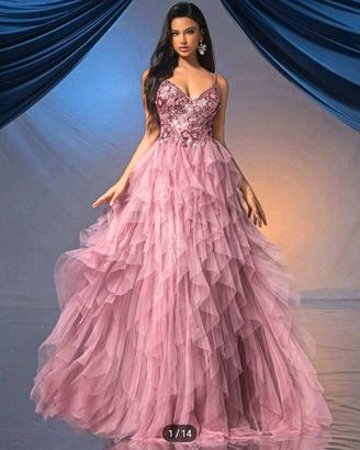 abito da festa rosa, con paillettes