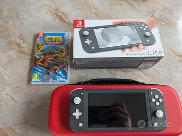 Nintendo Switch Lite + crash team racing+ custodia