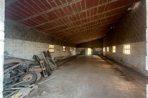 Capannoni di diverse dimensioni e utilizzi