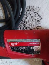 Smerigliatrice angolare a filo Milwaukee AGV 15 XC
