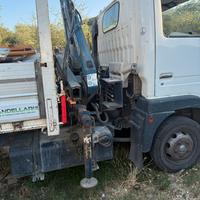 Nissan ribaltabile con gru permuto con ribaltal