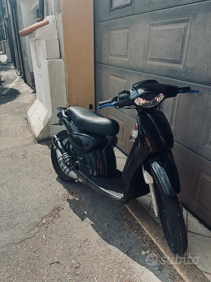 Piaggio Aprilia Scarabeo 50 2t Piaggio Scarabeo 50 2004 Aprilia - Main Image