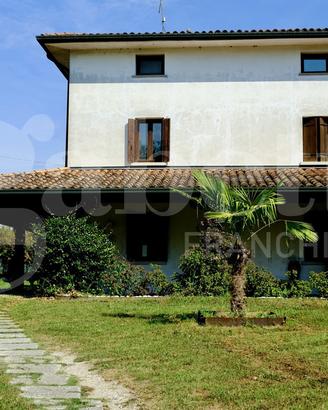 Villa bifamiliare Gruaro [12VRG]