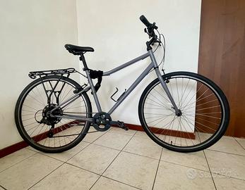 Bicicletta completa di accessori – pronta all’uso