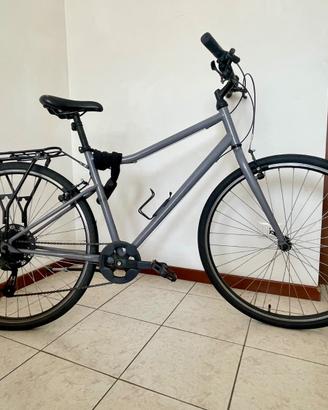Bicicletta completa di accessori – pronta all’uso