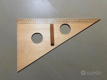 Squadra vintage in legno