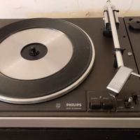 giradischi più casse Phillips.