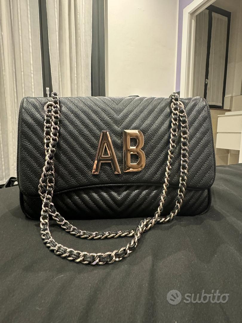 Borsa Mia Bag con iniziali AB Abbigliamento e Accessori In vendita a Milano