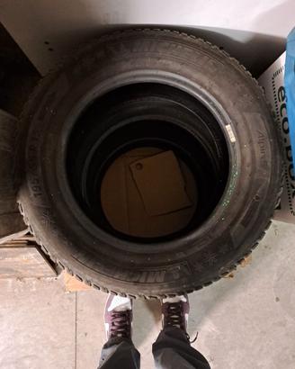 N. 4 Pneumatici invernali - SOLO RITIRO A MANO