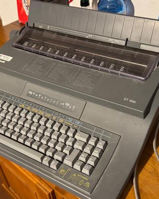 Macchina da scrivere Olivetti ET1250