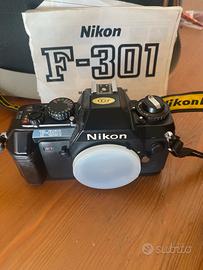 NIKON F-301 con obbiettivo a parte