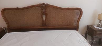 Letto matrimoniale di legno e paglia di Vienna
