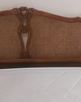 Letto matrimoniale di legno e paglia di Vienna