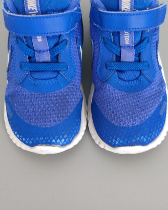 Nike Revolution n. 26