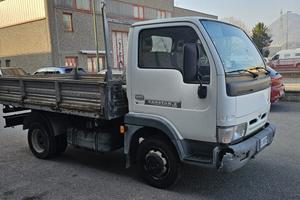 Nissan Cabstar 2003