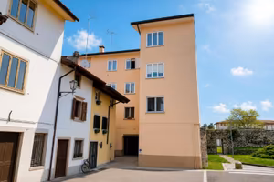 Vivi Cividale: due camere, due balconi e posto ...