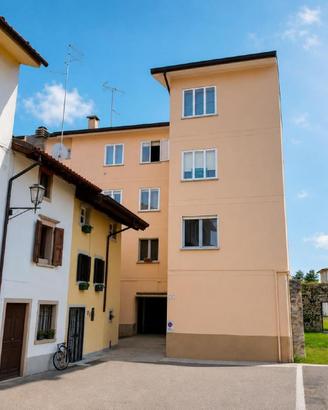 Vivi Cividale: due camere, due balconi e posto ...