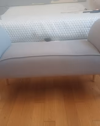 panca scendiletto in tessuto e legno usata
