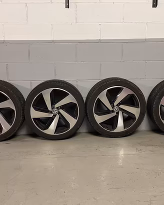CERCHI Golf GTI 7.5 Volkswagen r 18 gommati invern