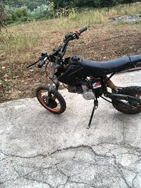 Pit bike