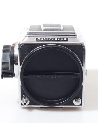 FOTOCAMERA ANALOGICA HASSELBLAD 500 C/M+MAGAZZINO.